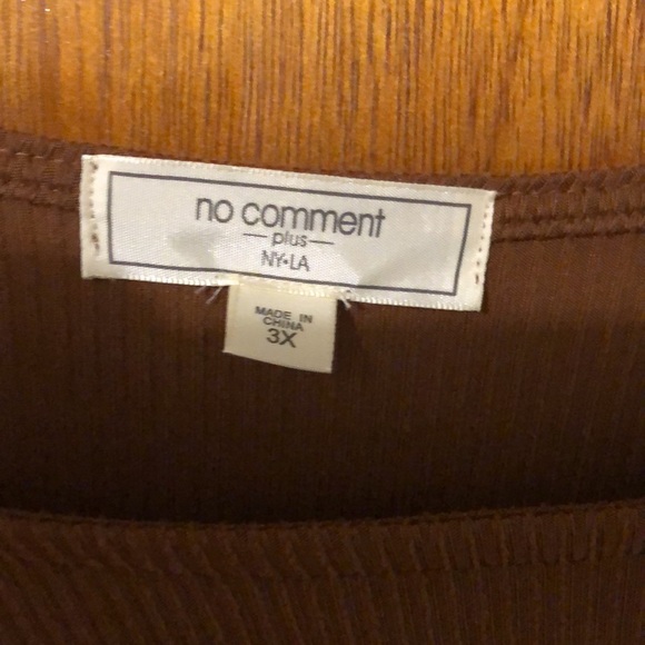 Plus size top - Picture 2 of 5